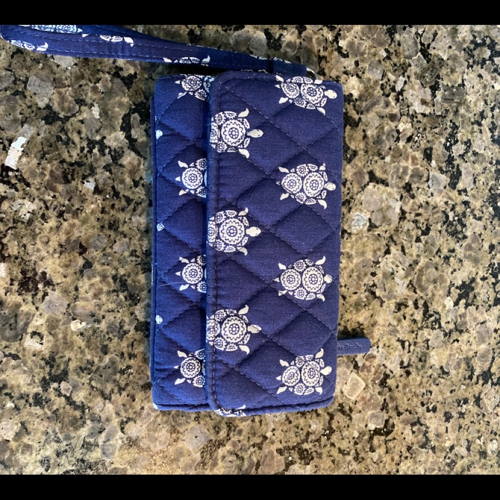 Vera Bradley wristlet with white turtle design